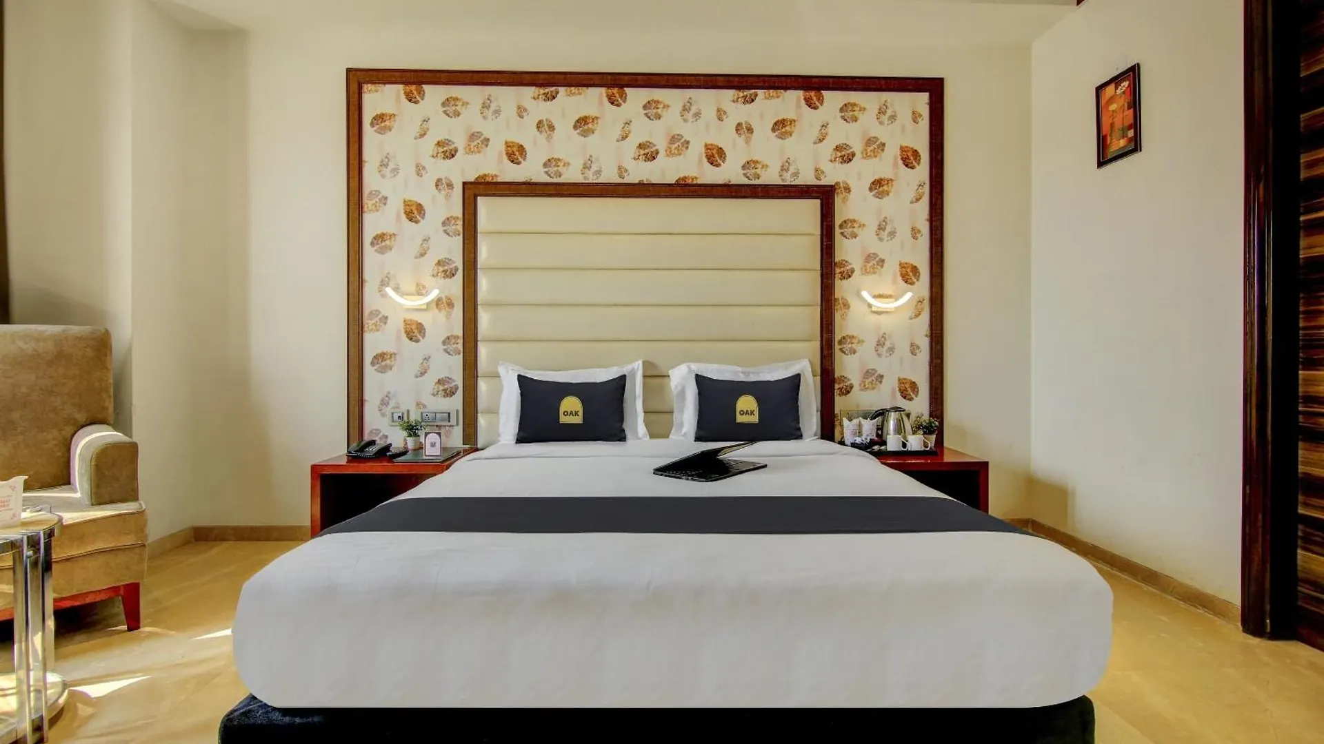Townhouse Oak Hotel C Pearls Delhi  India
