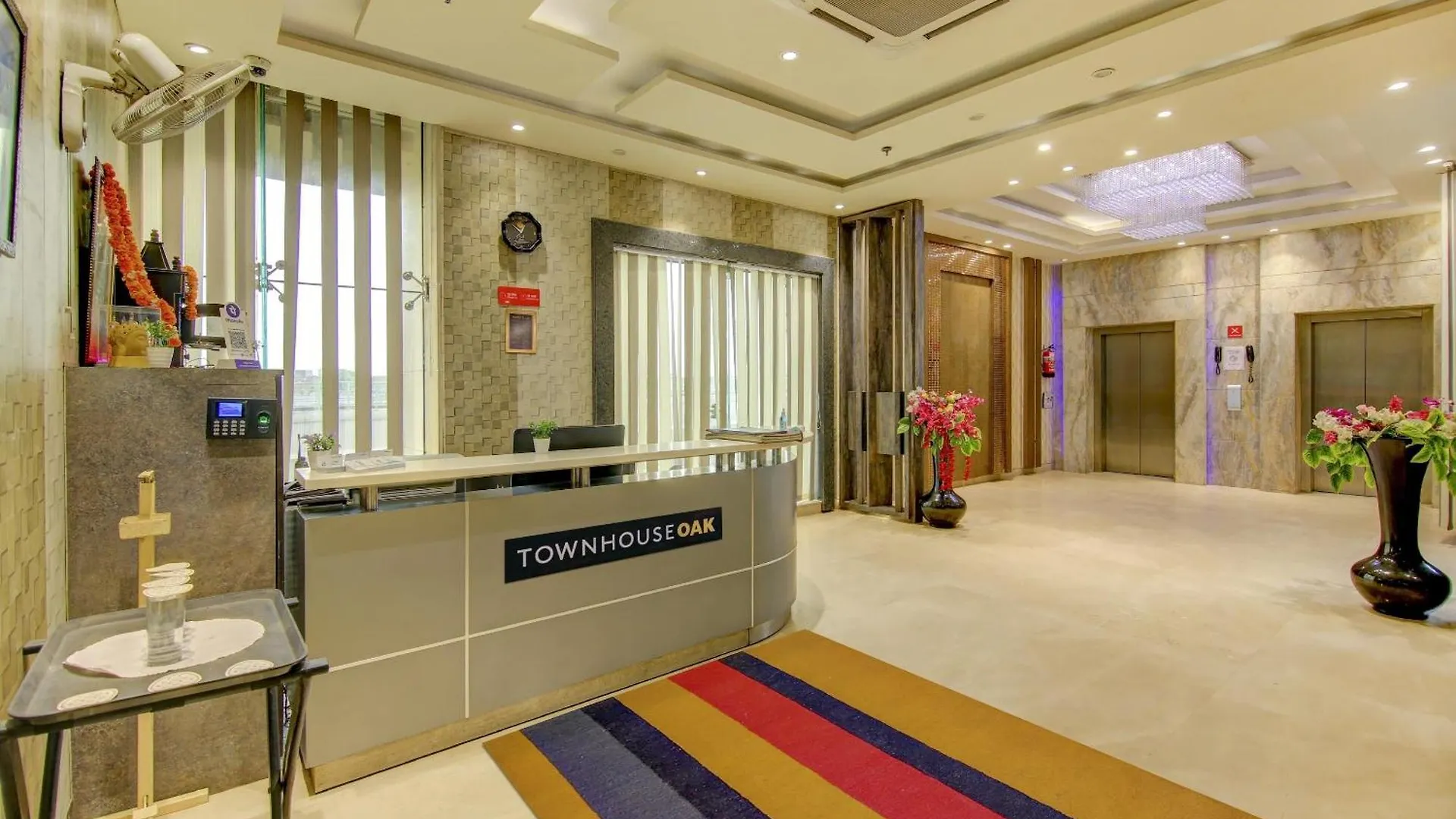 Townhouse Oak Hotel C Pearls Delhi