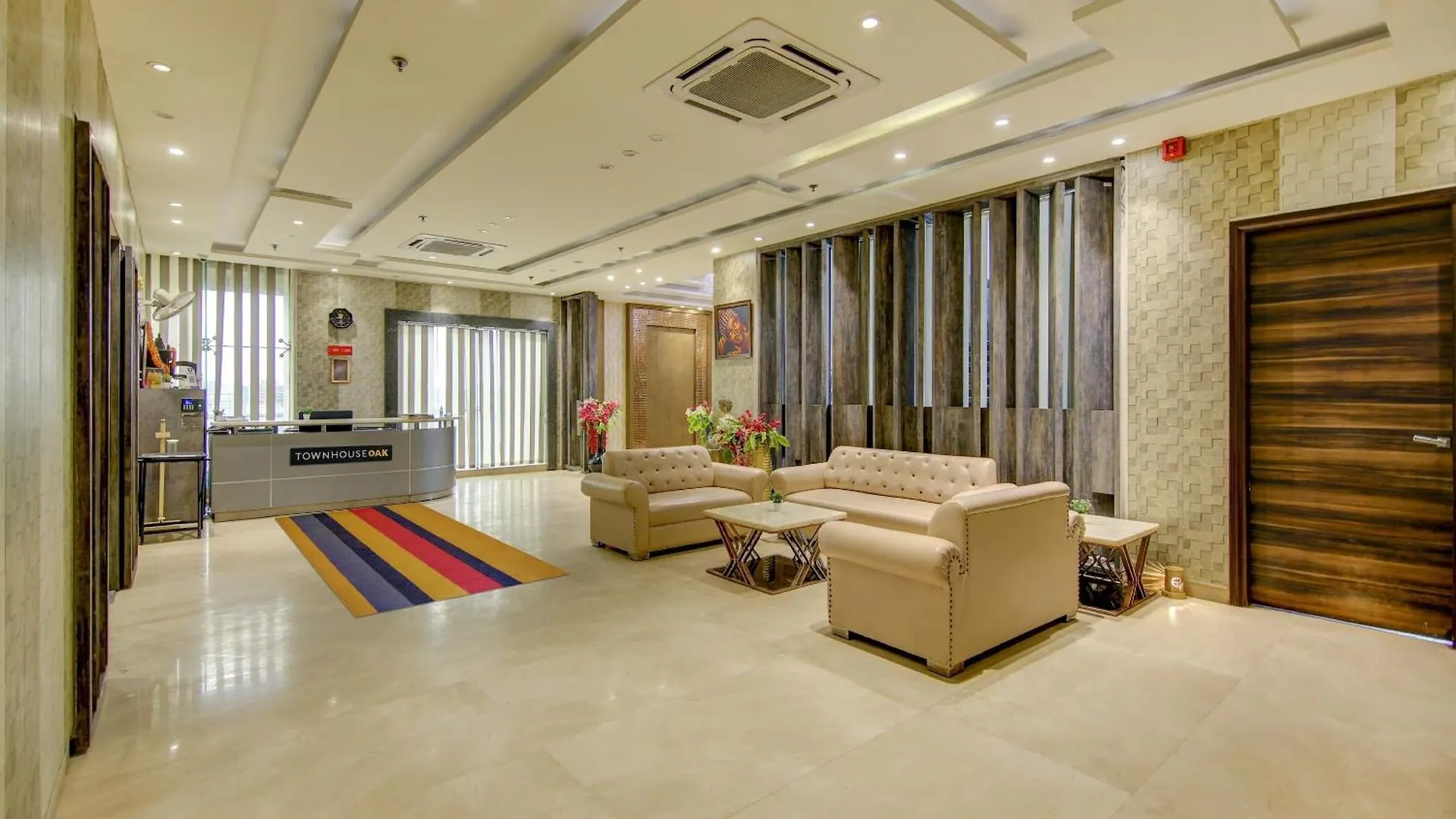 Townhouse Oak Hotel C Pearls Delhi