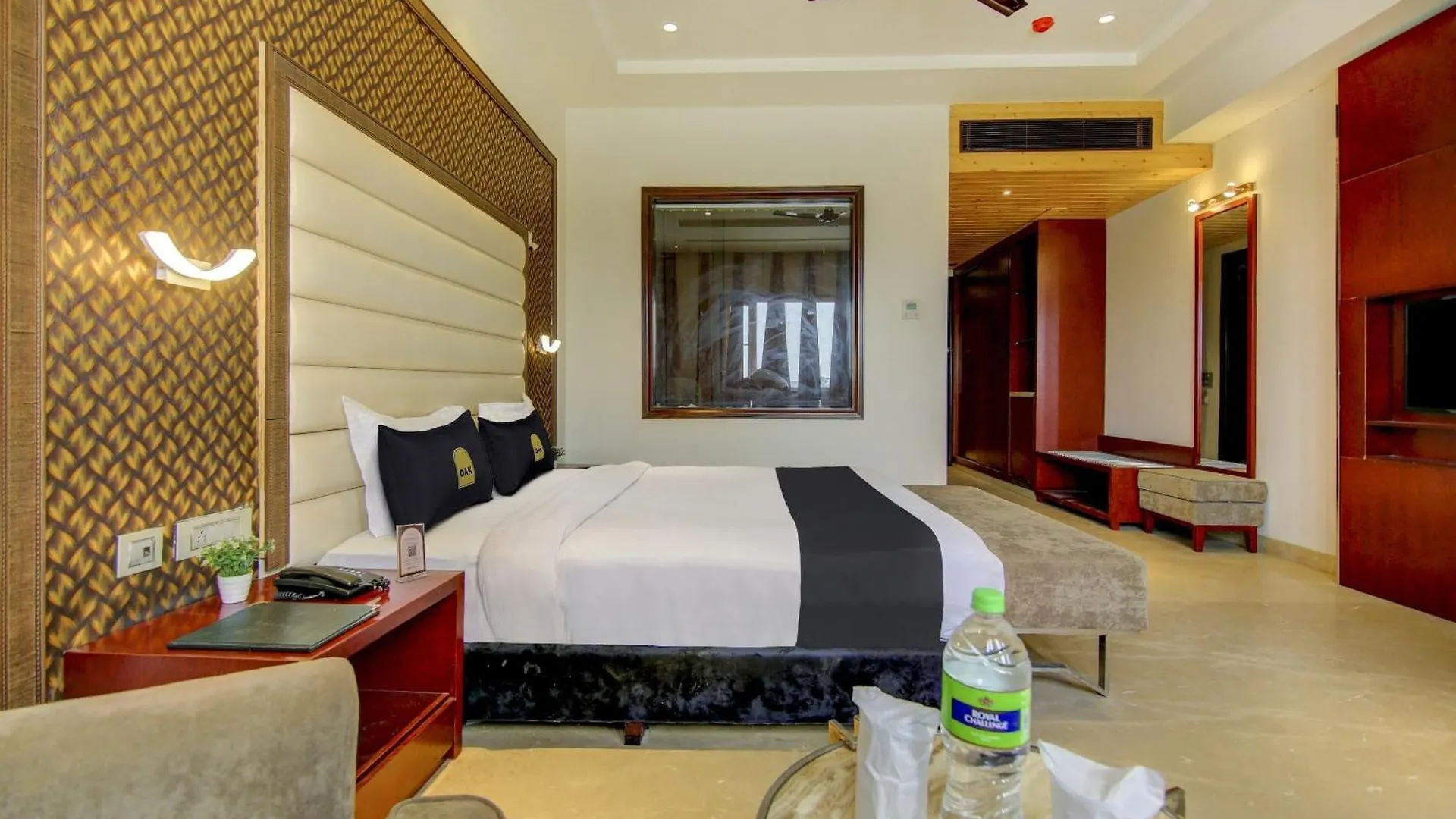 Townhouse Oak Hotel C Pearls Delhi  India
