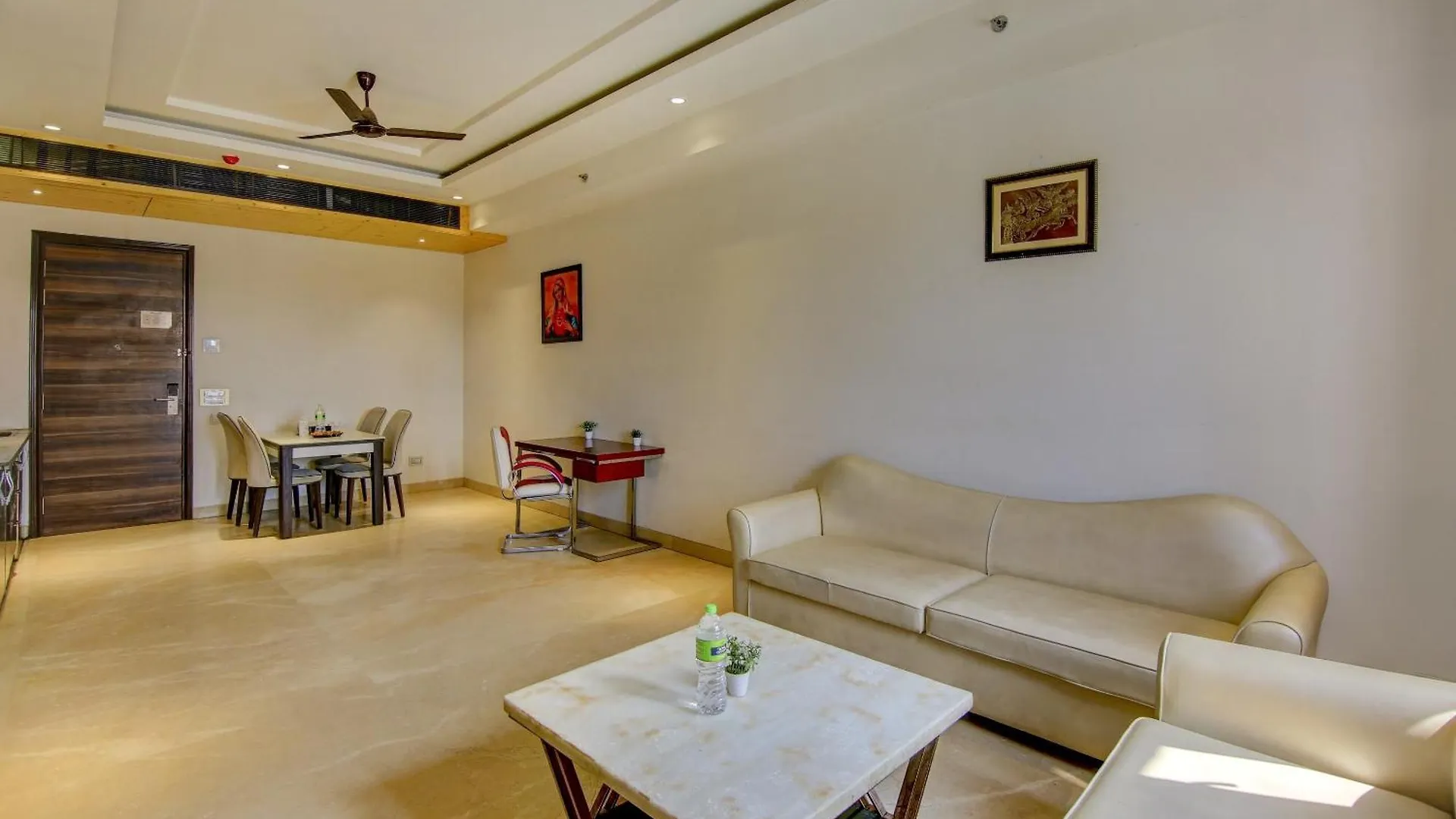 Townhouse Oak Hotel C Pearls Delhi   Delhi (National Capital Territory of India)