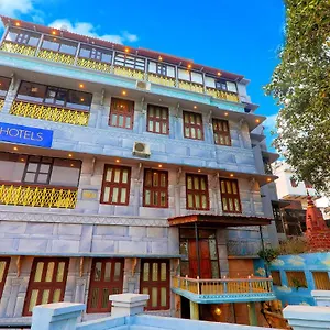 Hotel Fabhotel East View