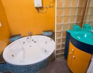 Hotel Vrindavan Retreat
